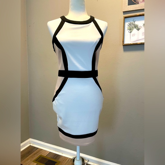 Entry strap dress - Picture 1 of 5